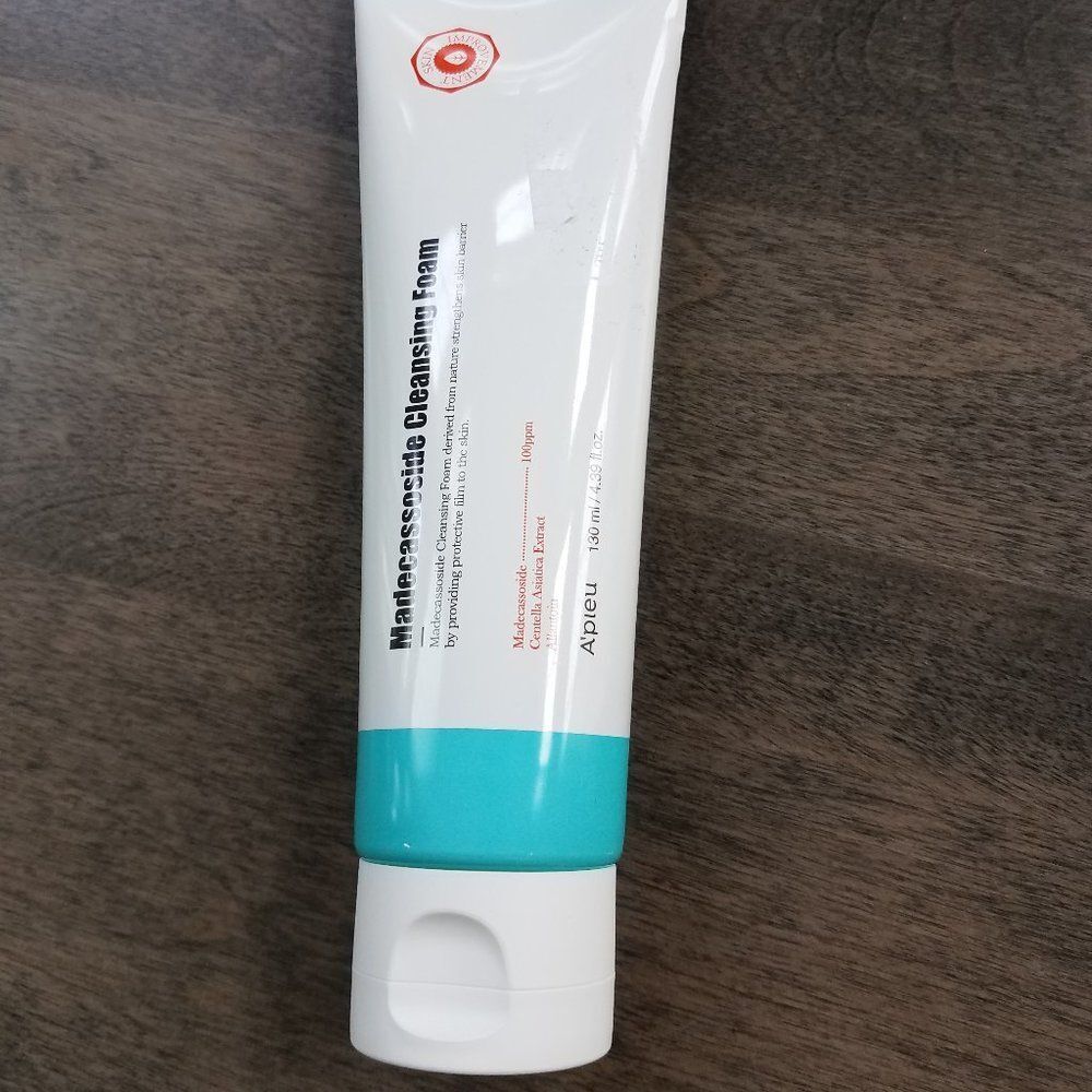 A'pieu Madecassoside Cleansing Foam Sealed unisex